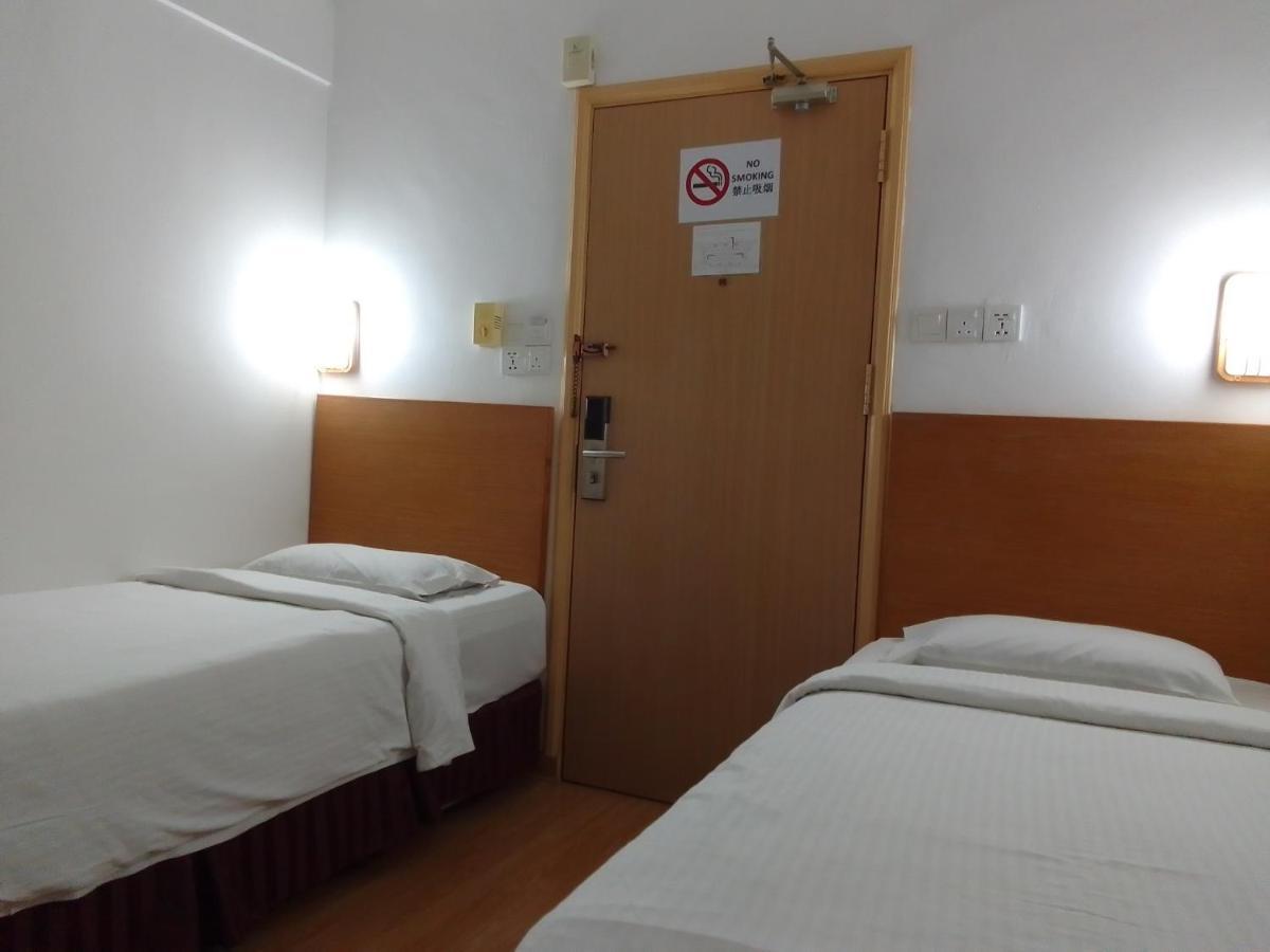 Super Oyo 90464 Borneo Suites Hotel Kota Kinabalu Exterior foto