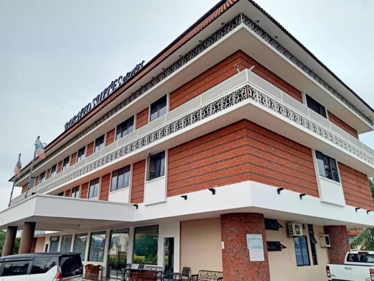 Super Oyo 90464 Borneo Suites Hotel Kota Kinabalu Exterior foto