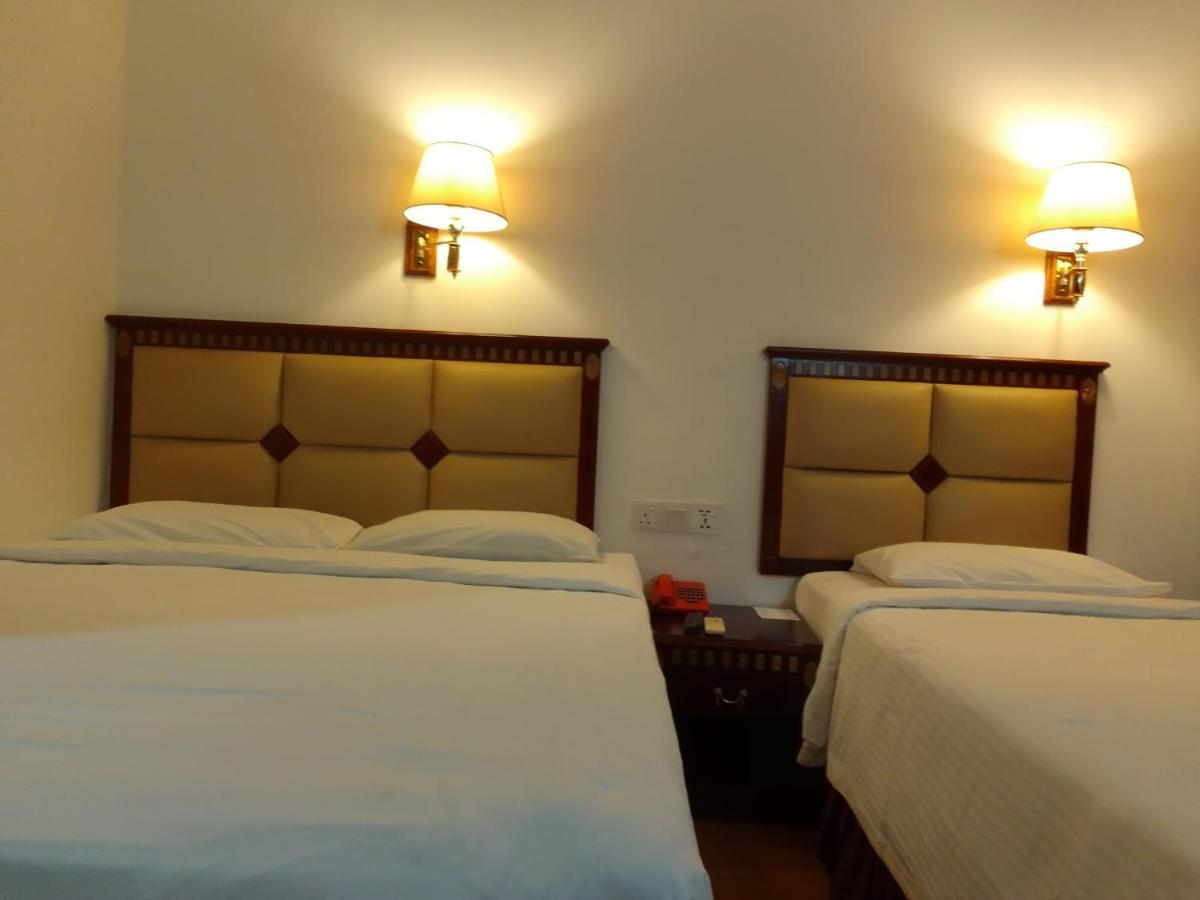 Super Oyo 90464 Borneo Suites Hotel Kota Kinabalu Exterior foto